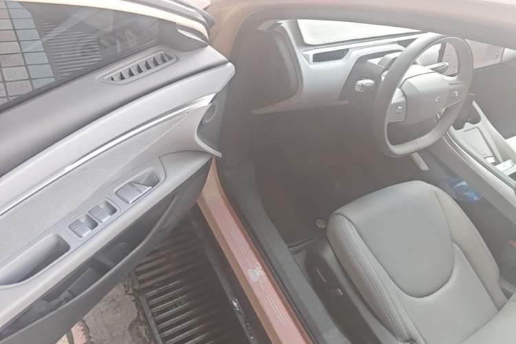 Used XPeng MONA M03 2024 620 with Ultra-Long Range Driver Seat