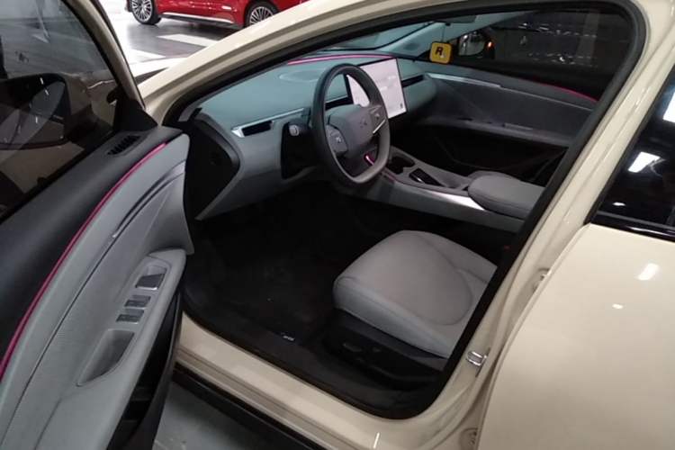 Used XPeng MONA M03 2024 620 with Ultra-Long Range Driver Seat