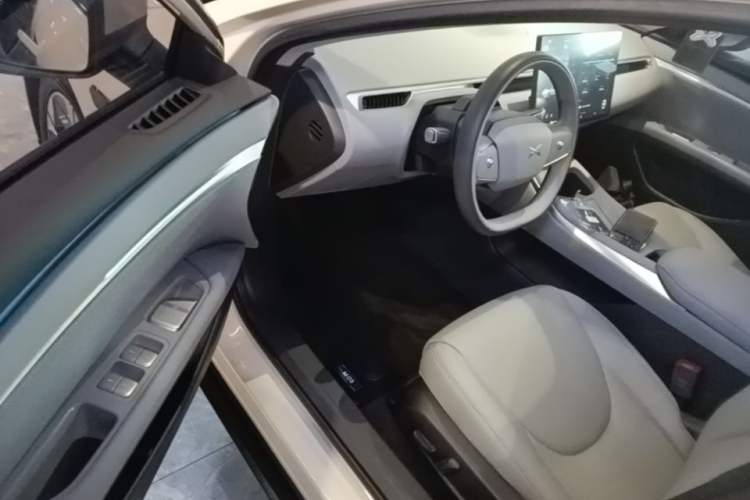 Used XPeng MONA M03 2024 620 with Ultra-Long Range Driver Seat