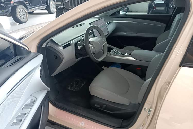 Used XPeng MONA M03 2024 620 with Ultra-Long Range Driver Seat
