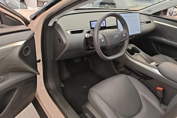 Used XPeng MONA M03 2024 620 with Ultra-Long Range Driver Seat