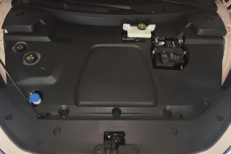 Used XPeng MONA M03 2024 620 with Ultra-Long Range Engine Bay