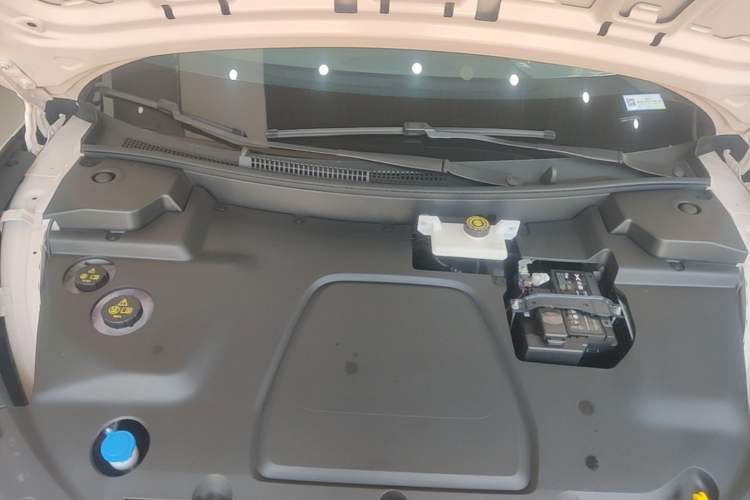 Used XPeng MONA M03 2024 620 with Ultra-Long Range Engine Bay