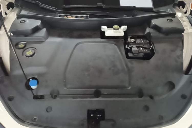 Used XPeng MONA M03 2024 620 with Ultra-Long Range Engine Bay