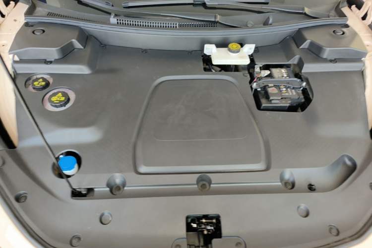 Used XPeng MONA M03 2024 620 with Ultra-Long Range Engine Bay