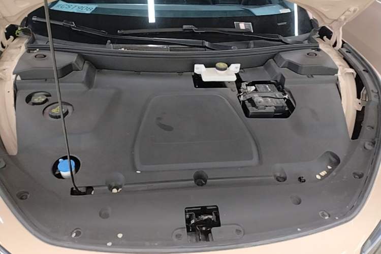 Used XPeng MONA M03 2024 620 with Ultra-Long Range Engine Bay
