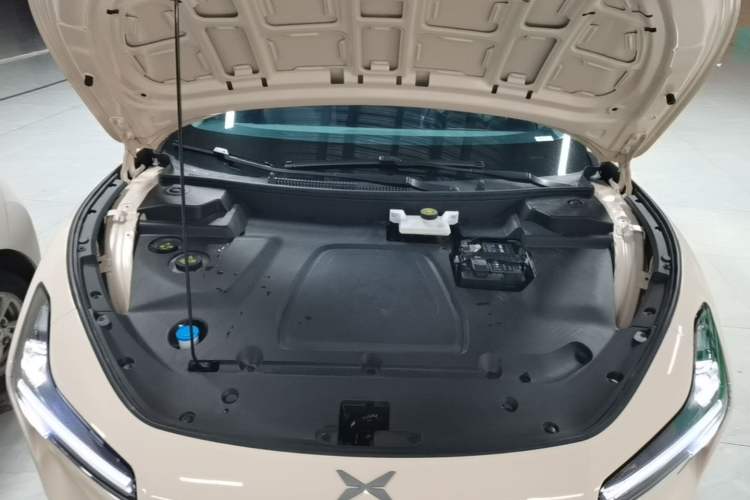 Used XPeng MONA M03 2024 620 with Ultra-Long Range Engine Bay