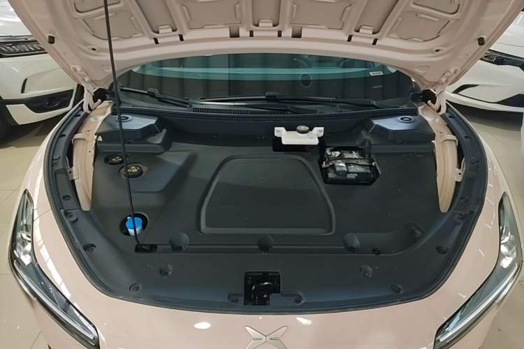 Used XPeng MONA M03 2024 620 with Ultra-Long Range Engine Bay