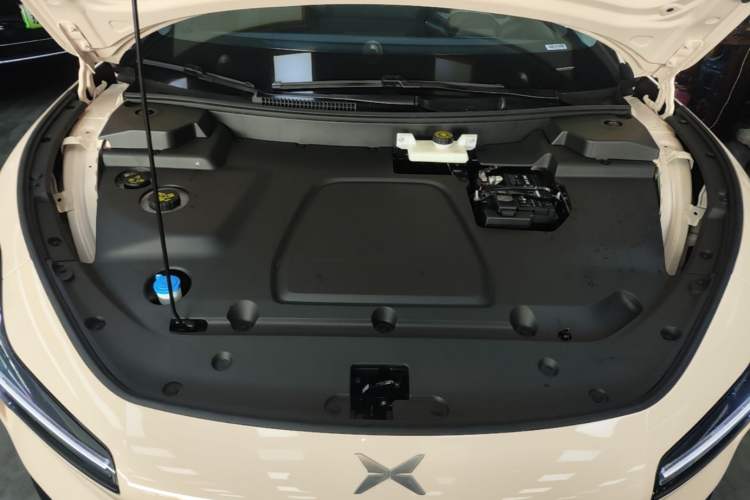 Used XPeng MONA M03 2024 620 with Ultra-Long Range Engine Bay