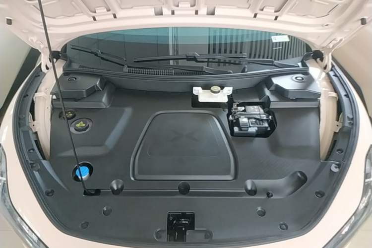 Used XPeng MONA M03 2024 620 with Ultra-Long Range Engine Bay