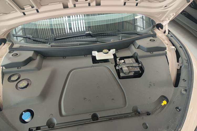 Used XPeng MONA M03 2024 620 with Ultra-Long Range Engine Bay