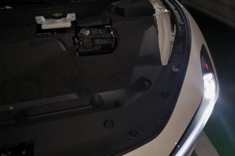 Used XPeng MONA M03 2024 620 with Ultra-Long Range Engine Bay Left