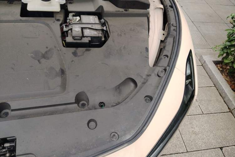 Used XPeng MONA M03 2024 620 with Ultra-Long Range Engine Bay Left