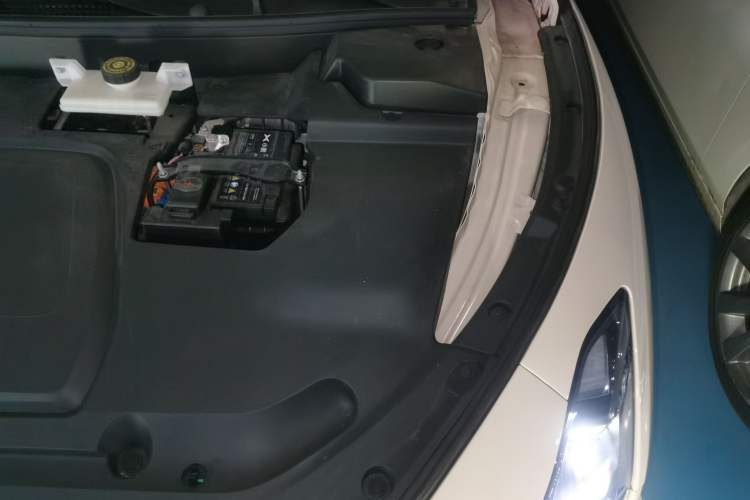 Used XPeng MONA M03 2024 620 with Ultra-Long Range Engine Bay Left