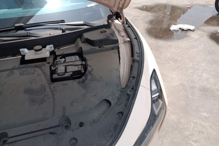 Used XPeng MONA M03 2024 620 with Ultra-Long Range Engine Bay Left