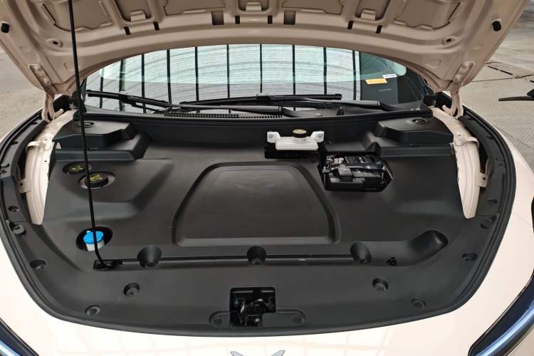 Used XPeng MONA M03 2024 620 with Ultra-Long Range Engine Bay