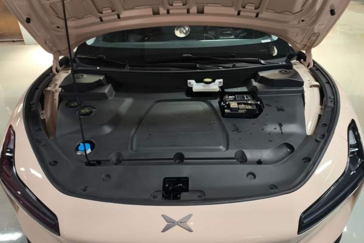 Used XPeng MONA M03 2024 620 with Ultra-Long Range Engine Bay