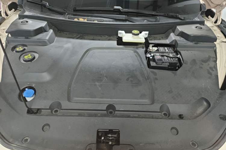 Used XPeng MONA M03 2024 620 with Ultra-Long Range Engine Bay