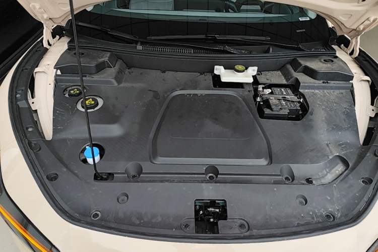 Used XPeng MONA M03 2024 620 with Ultra-Long Range Engine Bay