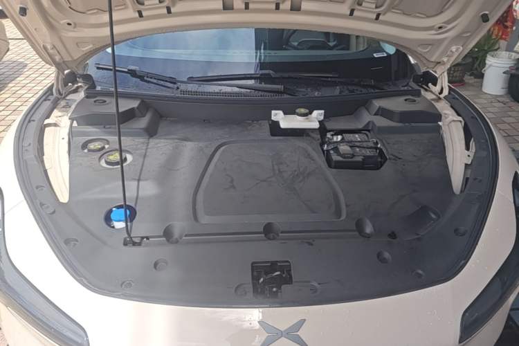 Used XPeng MONA M03 2024 620 with Ultra-Long Range Engine Bay