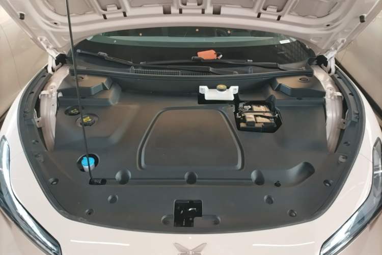 Used XPeng MONA M03 2024 620 with Ultra-Long Range Engine Bay