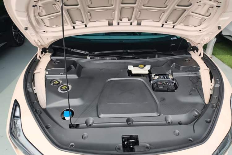 Used XPeng MONA M03 2024 620 with Ultra-Long Range Engine Bay