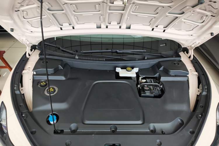 Used XPeng MONA M03 2024 620 with Ultra-Long Range Engine Bay