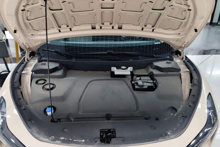 Used XPeng MONA M03 2024 620 with Ultra-Long Range Engine Bay