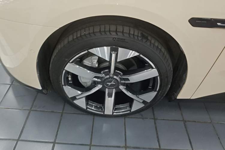 Used XPeng MONA M03 2024 620 with Ultra-Long Range Exterior 4