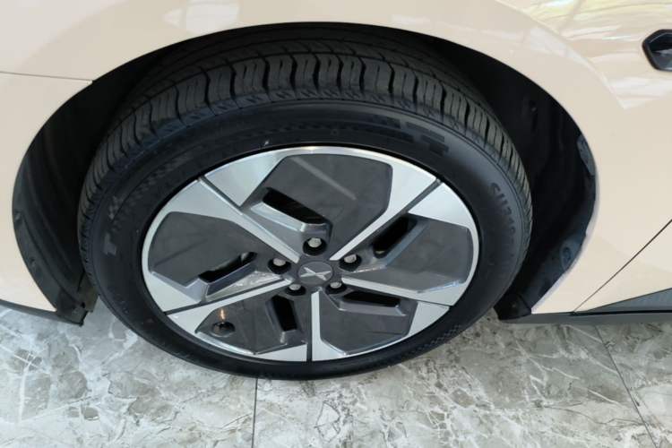 Used XPeng MONA M03 2024 620 with Ultra-Long Range Exterior 4