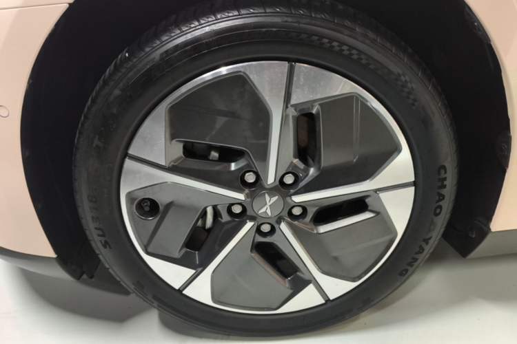 Used XPeng MONA M03 2024 620 with Ultra-Long Range Exterior 4