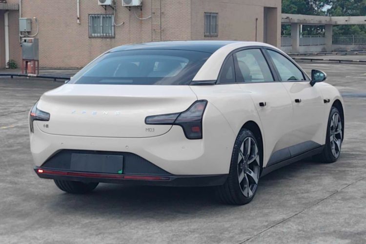 Used XPeng MONA M03 2024 620 with Ultra-Long Range Exterior 4