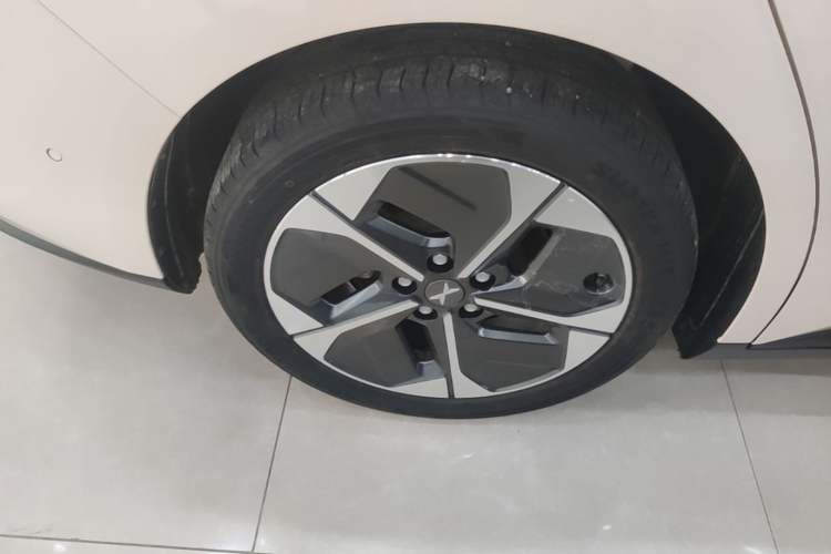 Used XPeng MONA M03 2024 620 with Ultra-Long Range Exterior 5