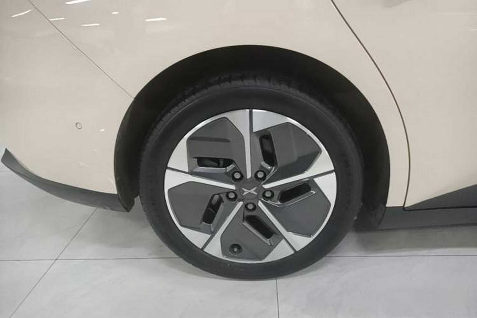 Used XPeng MONA M03 2024 620 with Ultra-Long Range Exterior 5