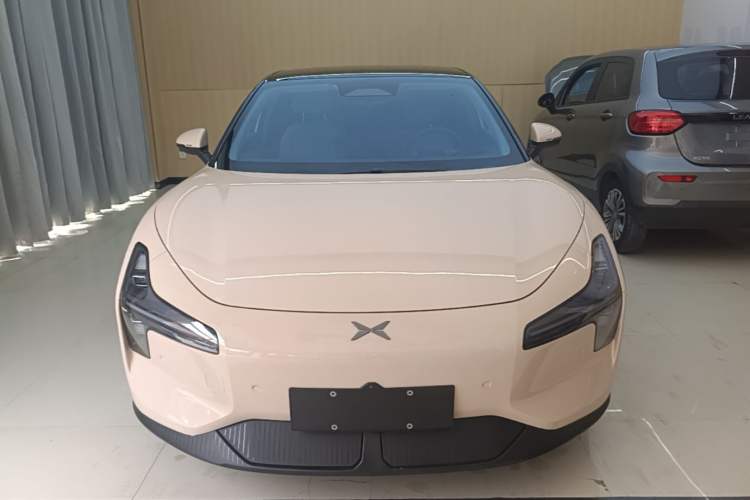 Used XPeng MONA M03 2024 620 with Ultra-Long Range Front