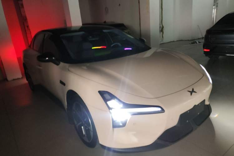 Used XPeng MONA M03 2024 515 Long-Range Front Right 45 Deg