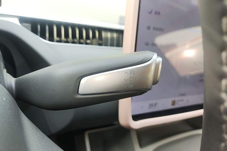 Used XPeng MONA M03 2024 620 with Ultra-Long Range Gear Lever