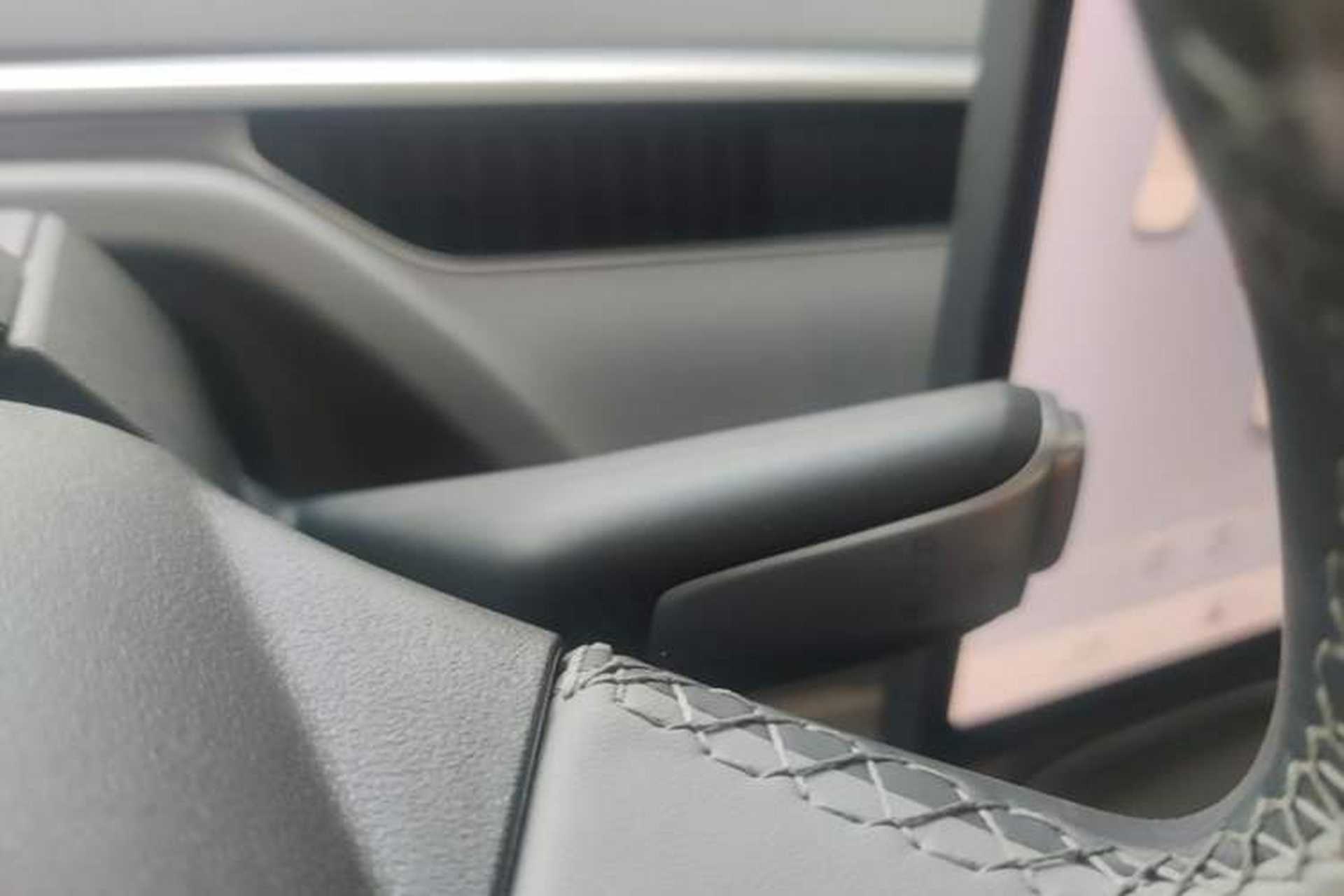 Used XPeng MONA M03 2024 620 with Ultra-Long Range Gear Lever