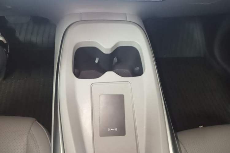 Used XPeng MONA M03 2024 620 with Ultra-Long Range Gear Lever