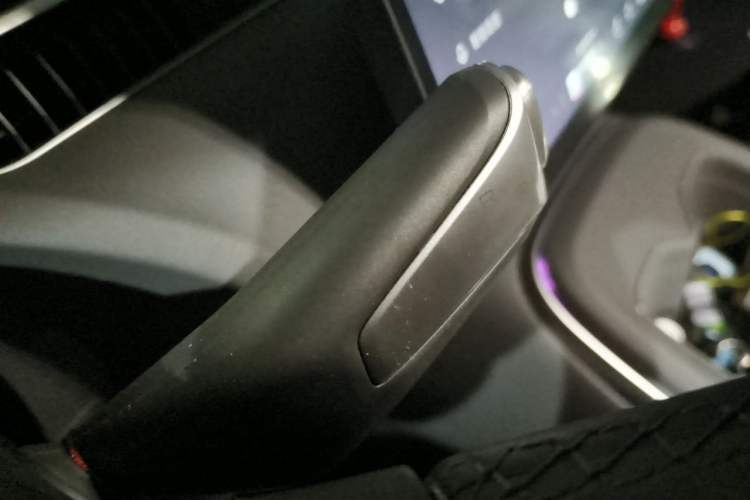 Used XPeng MONA M03 2024 620 with Ultra-Long Range Gear Lever
