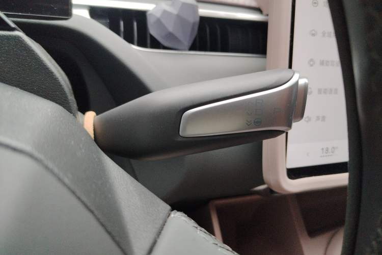 Used XPeng MONA M03 2024 620 with Ultra-Long Range Gear Lever
