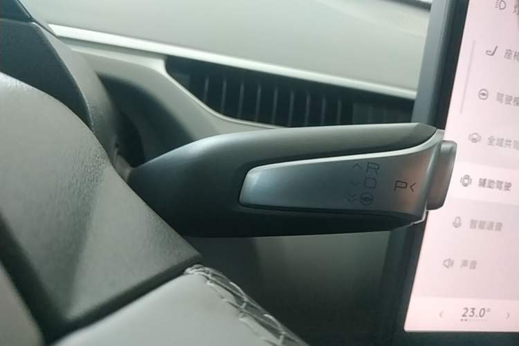 Used XPeng MONA M03 2024 620 with Ultra-Long Range Gear Lever