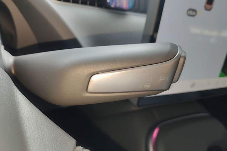 Used XPeng MONA M03 2024 620 with Ultra-Long Range Gear Lever