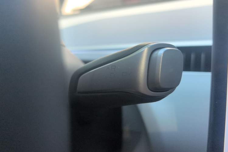 Used XPeng MONA M03 2024 620 with Ultra-Long Range Gear Lever