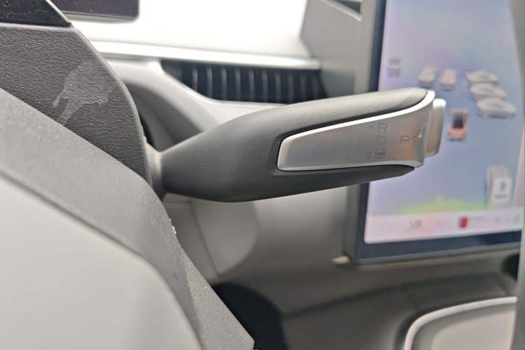 Used XPeng MONA M03 2024 620 with Ultra-Long Range Gear Lever