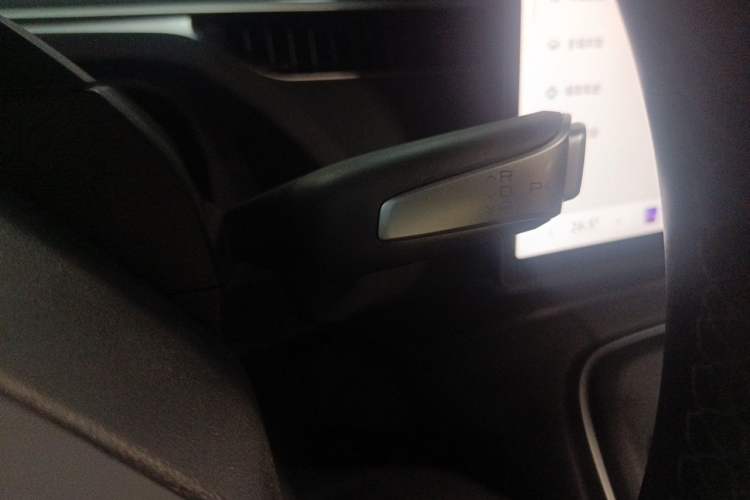 Used XPeng MONA M03 2024 620 with Ultra-Long Range Gear Lever