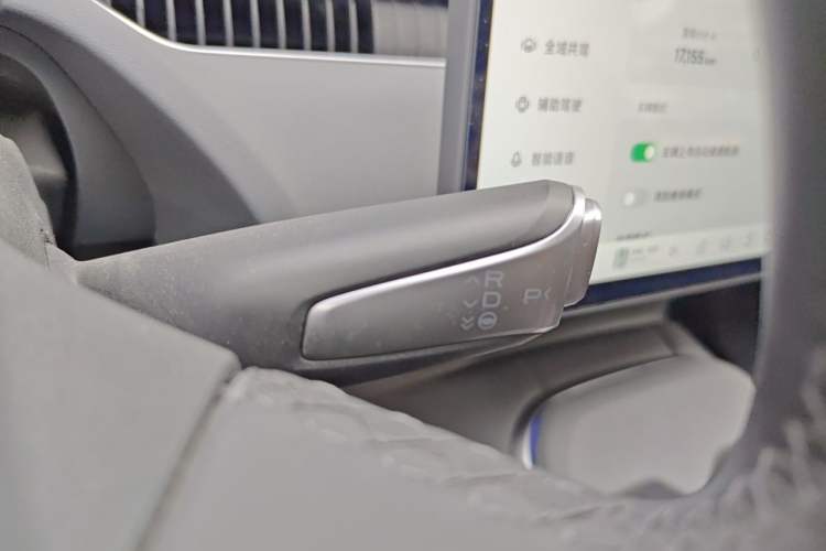 Used XPeng MONA M03 2024 620 with Ultra-Long Range Gear Lever