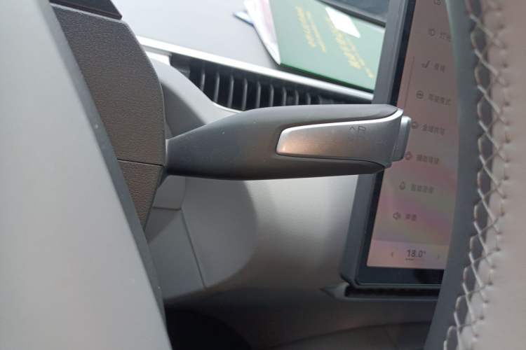 Used XPeng MONA M03 2024 620 with Ultra-Long Range Gear Lever