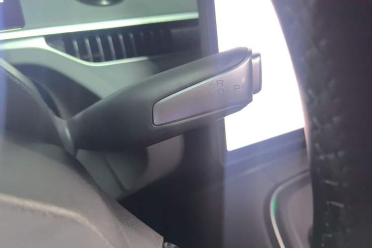 Used XPeng MONA M03 2024 620 with Ultra-Long Range Gear Lever