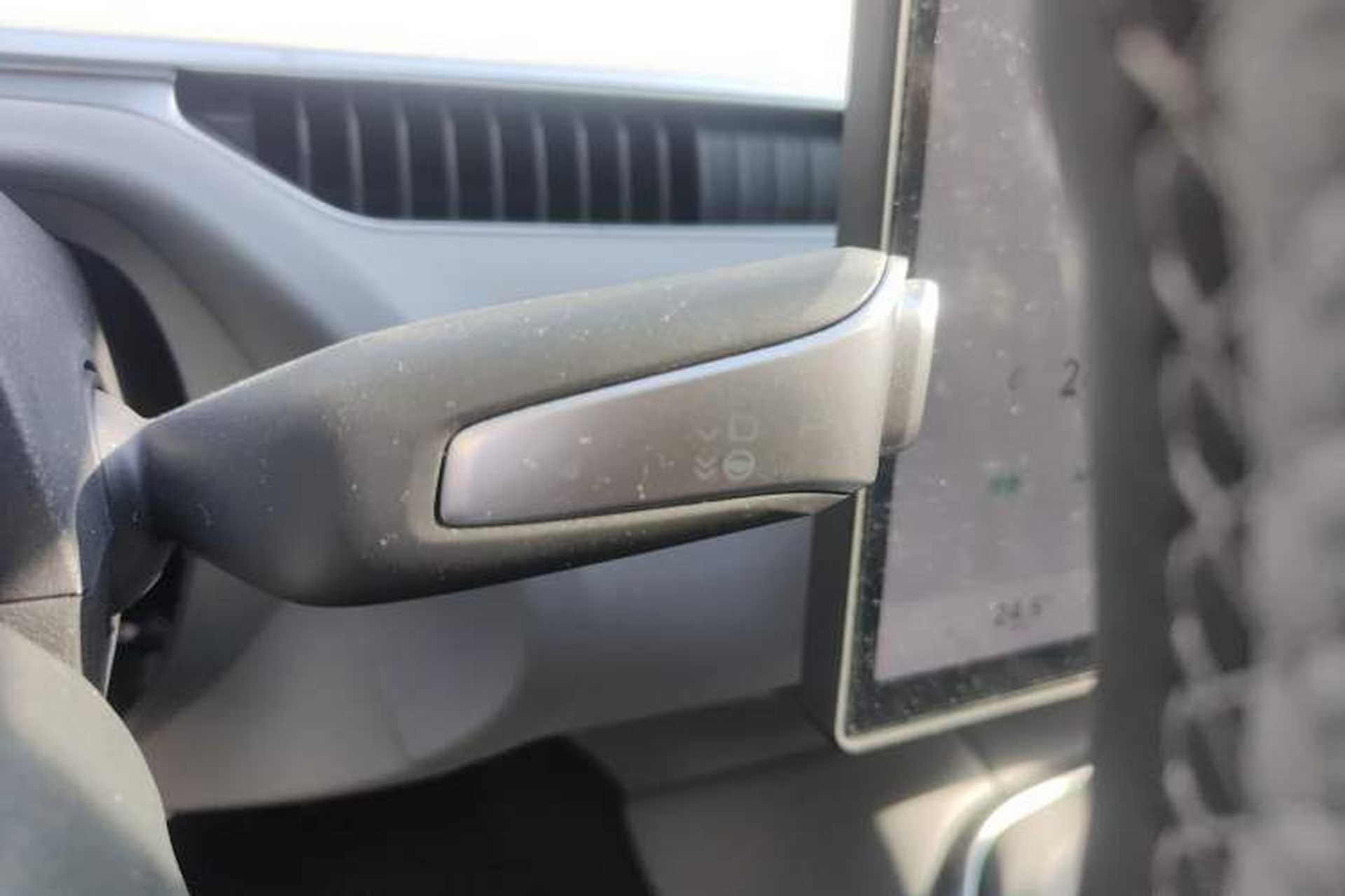 Used XPeng MONA M03 2024 620 with Ultra-Long Range Gear Lever
